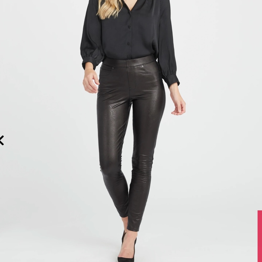 Spanx Leather-Like Ankle Skinny Pant Sz M DEFECTED Stretchy Chic Edgy Casual